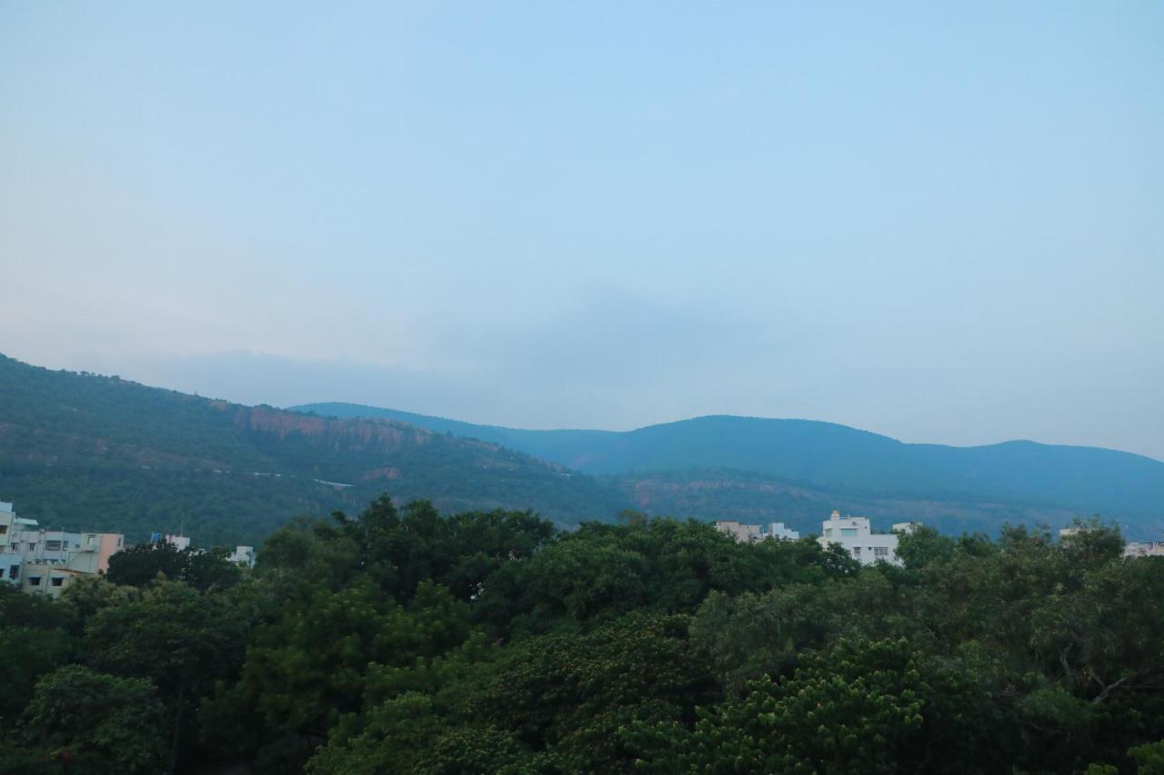 Hill View Paradise - 2Bhk'S & Rooms - A Golden Group Of Premium Home Stays - Τιρουπάτι Εξωτερικό φωτογραφία